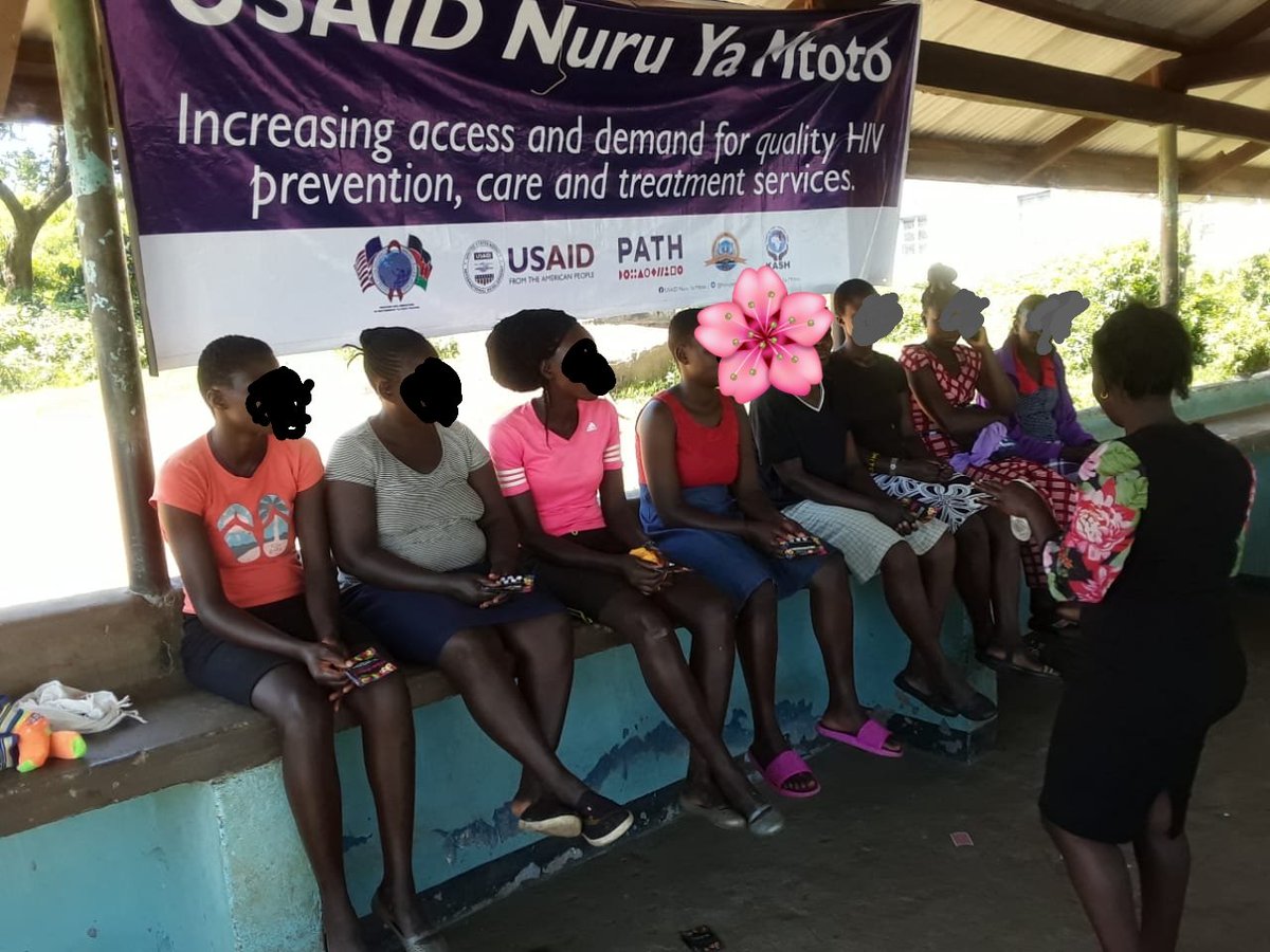 <a href="/KASH_updates/">Keeping Alive Societies’ Hope -KASH</a> peer educator demonstrating to peers how to use female condoms during <a href="/KASH_updates/">Keeping Alive Societies’ Hope -KASH</a> community health sessions and encourages them to always use protection to prevent the transmission of HIV/STI infection. @nuruyamtoto 
#condomise
#justdoitsafely