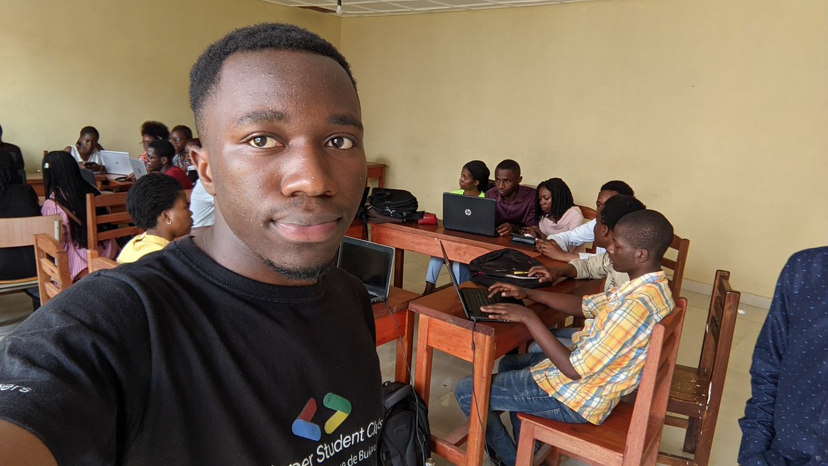 BahigaTacite's tweet image. There's no a great joy more than leading a tech community @gdscucbukavu .
Thanks @googledevs and @Geektutor
#gdsc #google #solutionChallenge #web #python #javascript #community #tech.