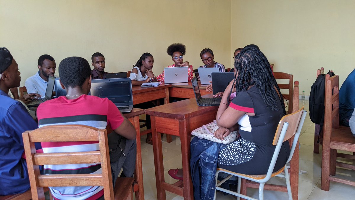 BahigaTacite's tweet image. There's no a great joy more than leading a tech community @gdscucbukavu .
Thanks @googledevs and @Geektutor
#gdsc #google #solutionChallenge #web #python #javascript #community #tech.