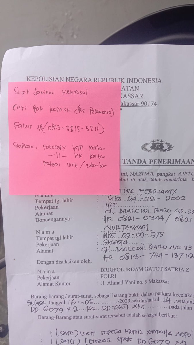 DODOVIRGO's tweet photo. @AltoLuger Adek saya dan mama jadi korban laka oleh seorang cewek. Udah lapor polisi dan identitas pelaku sudah diketahui, sdh kirimkan foto motor pelaku dirumahnya dan masih aja lambat banget responnya. Akhirnya pihak keluarga memutuskan menyudahi dan mrsa kecewa sekali dengan kinerjanya. https://t.co/q3yhKGUkYE