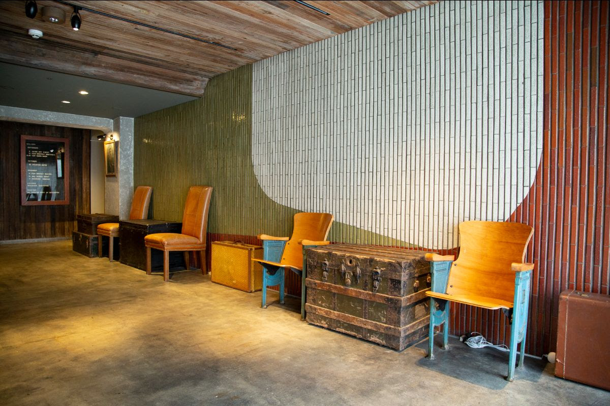 MoonshotLi's tweet photo. 📍 TOKYO CHAPTER(赤坂)
Entrance...🚪
☎️ 03-6427-8592
📧 hoxton@hoxton.jp
🔗 https://t.co/bB6cBccM1z
#HOXTONSTUDIO #CAELUMjp #tokyochapter #tokyoarchitecture #赤坂 #ロケ撮影 #撮影
https://t.co/lemOi4zNrv https://t.co/t4b6KAio3v