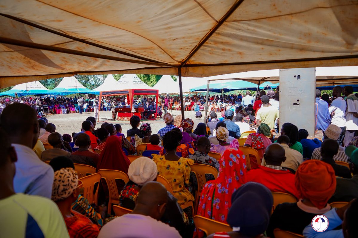 HEBobiwine's tweet photo. Attended the burial of maama Nantongo Elsie aka 'maama muzungu', a strong supporter of ours, in Kiboga District. The late Maama Muzungu donated her house which the National Unity Platform used to establish its first office in the District. May her soul rest in peace. https://t.co/Ox2DHMvXWs