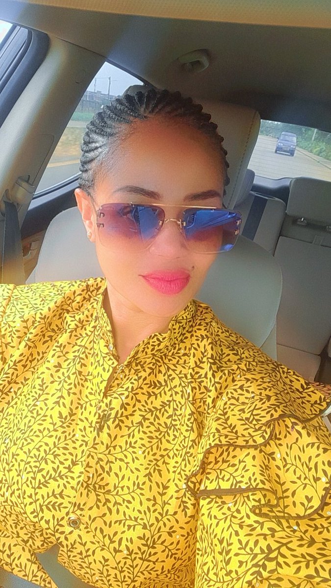 "Et si ma fierté devient plus grande que mon amour pour toi, #lord_commender, rappelle moi Ô tout puissant #Eyôh que c'est ton OXYGÈNE que je respire‼️" 
#Quotes #powerOfWords #breath 
Bon début de semaine.