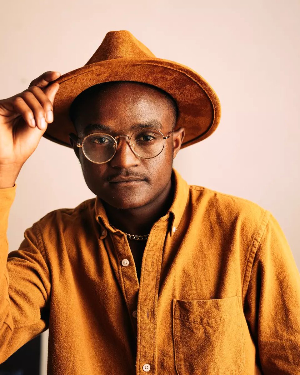 Zalusoarts's tweet image. Meet Geoffrey Young Kamwendo a digital painter, matte painter, digital illustrator, printmaker, graphic designer, musician and the current director of Touristic Art Gallery. His painting style mixes digital painting and use of paint drips on his artworks. #artistfeature #Malawi