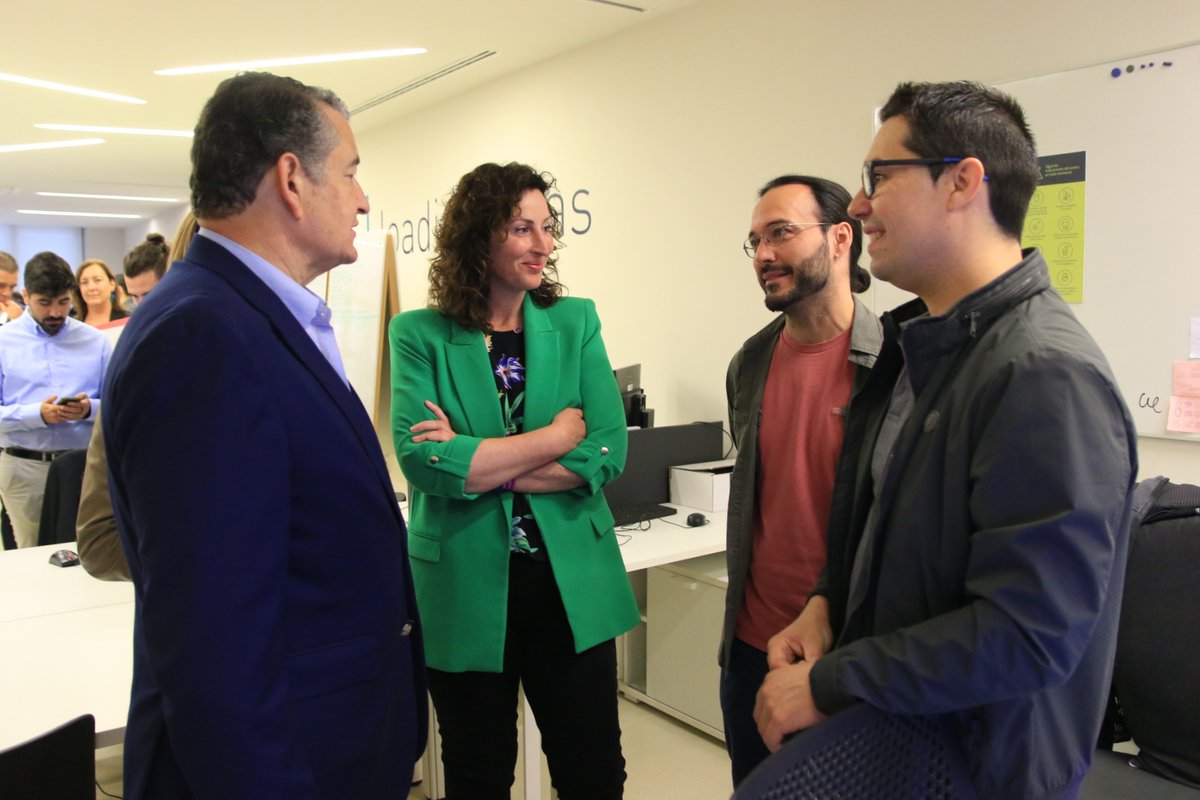 Antonio Sanz Cabello (@antoniosanz) on Twitter photo La colaboración público-privada es clave para reforzar la competitividad y la economía de #Andalucía
Apoyamos a las #startups con iniciativas como <a href="/OpenFuture_And/">Andalucía OpenFuture</a> en #Almería. Un ejemplo es la empresa Dsruptive, con reconocimientos internacionales
Impulsamos el #talento digital La colaboración público-privada es clave para reforzar la competitividad y la economía de #Andalucía
Apoyamos a las #startups con iniciativas como <a href="/OpenFuture_And/">Andalucía OpenFuture</a> en #Almería. Un ejemplo es la empresa Dsruptive, con reconocimientos internacionales
Impulsamos el #talento digital