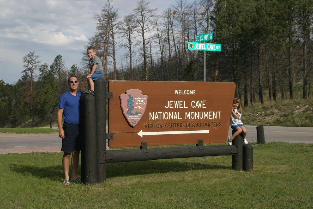 collodi's tweet photo. Park Memory of the Day:
Park Sign Series
Mount Rushmore National Memorial
South Dakota
June 3, 2004
#FindYourPark #KeepExploring #NationalParks #BrownSigns #CollodiAdventures #ParkMemories #MyParkStory #ParkSignSeries #ParkSigns https://t.co/U0aej8kEM5