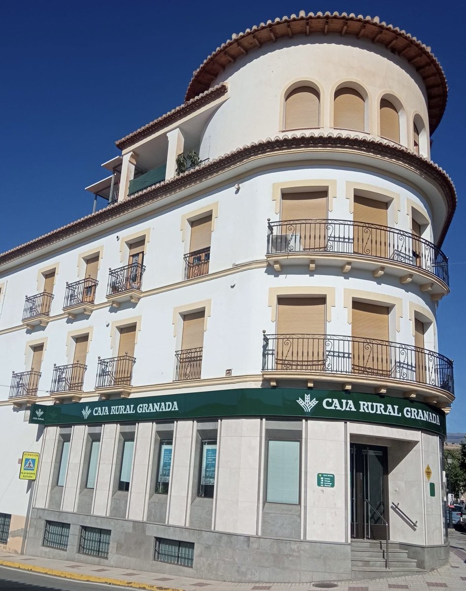teresiiita22's tweet photo. Lo que tú tienes en MADRID 😒
VS 
Lo que nosotros tenemos en UGIJAR😏 https://t.co/rTV6ANZAxQ