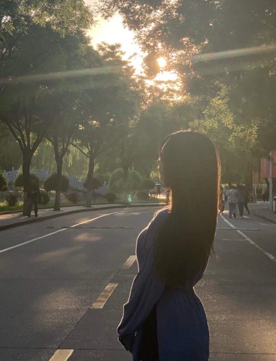 TuoYu133's tweet photo. 阳光就是最好的滤镜 

#文艺 #美女 #长腿  #氛围 #户外 #兰州 #庆阳 #甘肃 #甘肃交友 https://t.co/yCsVkv0agk