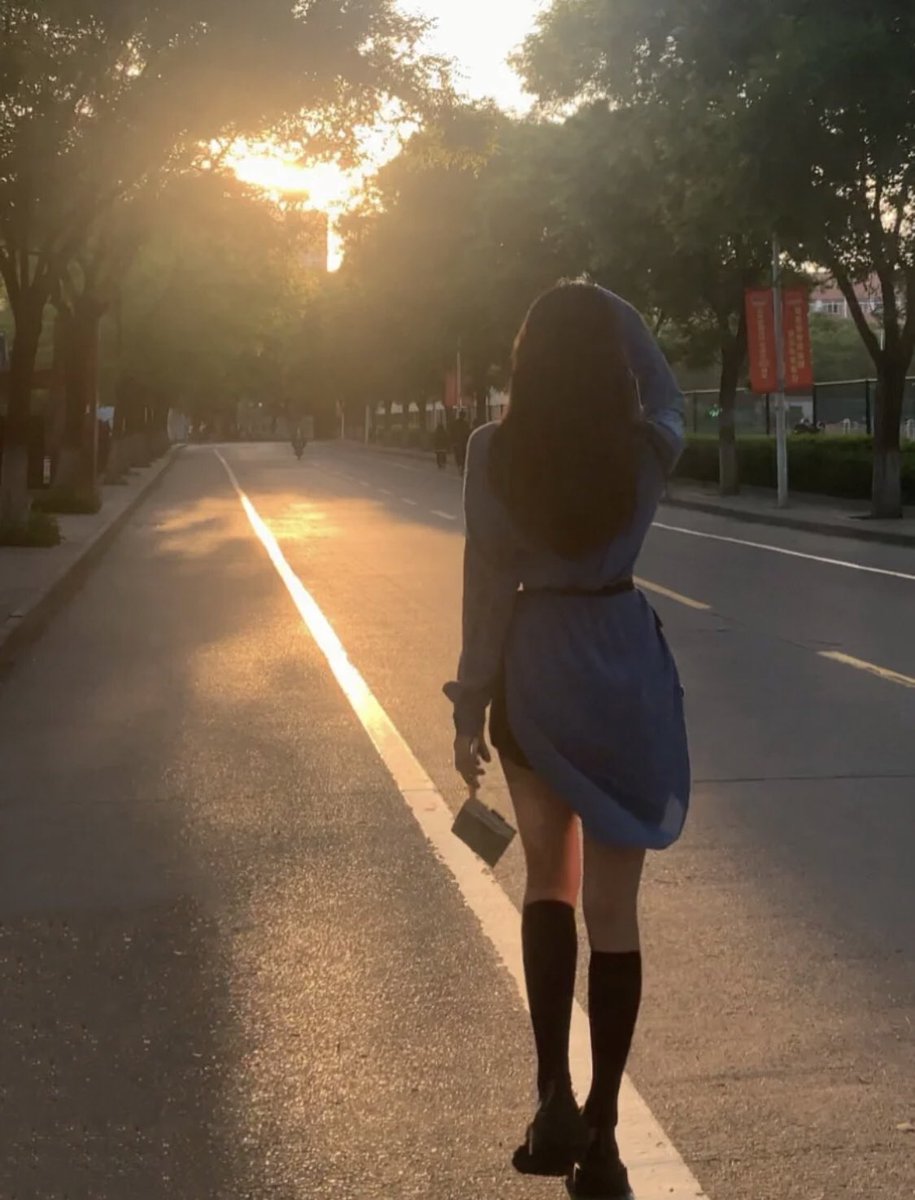 TuoYu133's tweet photo. 阳光就是最好的滤镜 

#文艺 #美女 #长腿  #氛围 #户外 #兰州 #庆阳 #甘肃 #甘肃交友 https://t.co/yCsVkv0agk