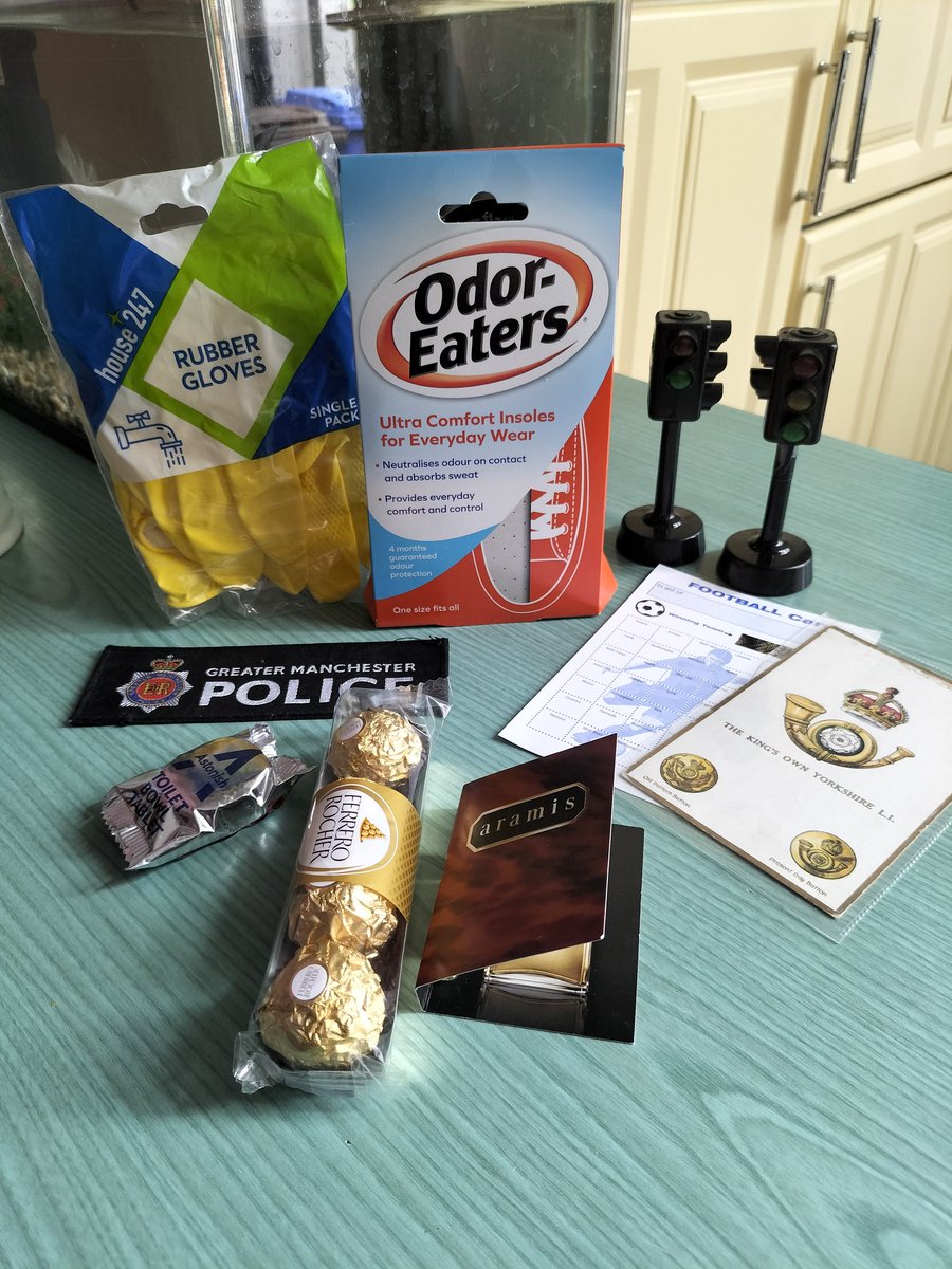 In an ongoing passing back &amp; forth of said themed parcel, this is the latest offering from our utterly bonkers friend Saqqara! We will have to rewatch both seasons for ideas to send one back! <a href="/becky_quibell/">Rebecca⚡️</a> <a href="/CronoYellow27/">Peter Cross</a> <a href="/chesloza/">Lorraine Cheshire 💙</a> <a href="/markbenton100/">mark benton</a> <a href="/EarlyDoorsClips/">EarlyDoorsClips</a> <a href="/PhilMealey/">@PhilMealey.bsky.social</a>
