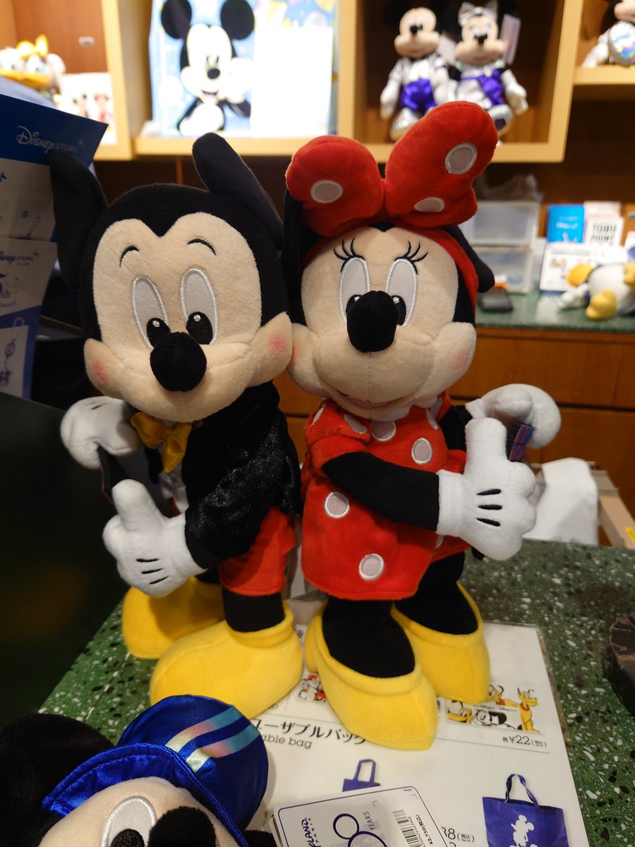 SUIN2020's tweet photo. ディズニーストアの990円くじしてきたよ！！
・トイストーリー柄
→超レア海外キャラクター
・アリエル
→25%OFFクーポン+ミッキーorミニーカチンコ🎬 https://t.co/7uRH090h39