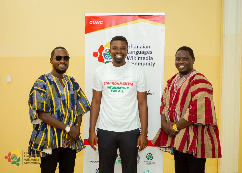 BoakyeOtuo's tweet photo. Tamale gave me some wonderful friends!! We are working together to document climate information in local Ghanaian languages on @Wikipedia. Environmental and climate information should be for all - language should not be a barrier!!!
@dagbaniwiki @Wikimedia https://t.co/D9XNw2C7OW