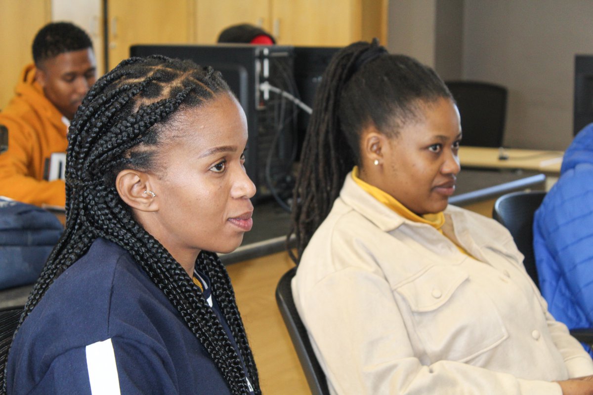 Empowering township  youth with entrepreneurial skills, that's the mood we are in! 

As we get ready for the graduation of our IoT short programme participants, <a href="/CinaWood/">#GeekQueen</a> is workshopping them on how to fine-tune a business pitch.  

#YouthEmpowerment #IoTSolutions