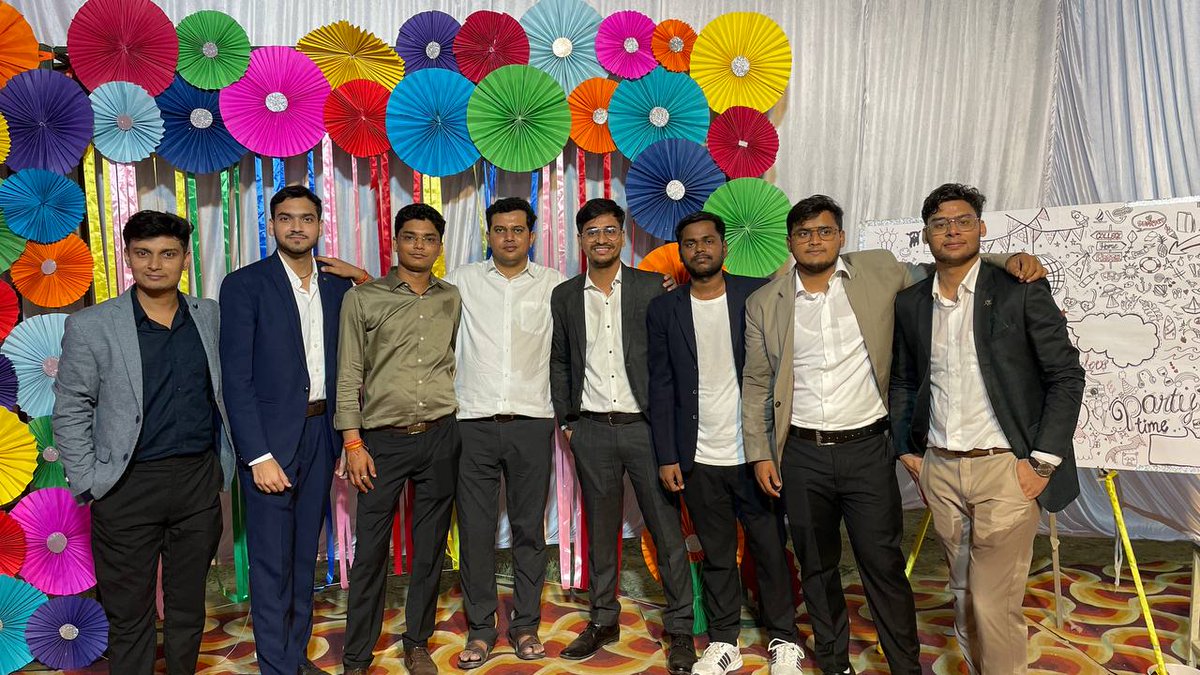 asmcghazipur's tweet photo. #Fresher's Mania "A great evening" #MBBS_BATCH_2021 Welcome junior Batch 2022. #Freshers_Party
#NewBatch2022 @Meup #updgme #ASMCGHAZIPUR https://t.co/6WVImDfa6a