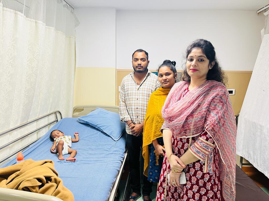 Arvindharmapuri's tweet photo. Arvind dharmapuri foundation Case Files:: case no-167

Baby of Adawala Anjali
Age: 11 months
Father : Mr. Adawala Athmaram 
Place: Lakhora, Velpur, Nizamabad 
Diagnosis:  ASD closure + Rerouting of LSVC to RA
Foundation Contribution: ₹1,00,000

లక్కోరా, వేల్పూర్, నిజామాబాదుకు చెందిన అడవల అంజలి యొక్క 11 నెలల పాపకు పైన చెప్పిన విధంగా గుండెకి ఆపరేషన్ జరిగింది. కోలుకుంటున్న పాప ఆరోగ్య స్థితి మరియు డిశ్చార్జ్ వివరాలు తెలుసుకోవడానికి శ్రీమతి ధర్మపురి ప్రియాంక హాస్పిటల్ లో తల్లితండ్రులను మరియు డాక్టర్లను సంప్రదించారు. 

Baby of Adawala Anjali, who unrwent the above mentioned surgery with ADF aid is visited by Smt. priyanka Dharmapuri. It is informed that the baby has recovered well and is being discharged.

#ArvindDharmapuriFoundation #AyushmanBharat