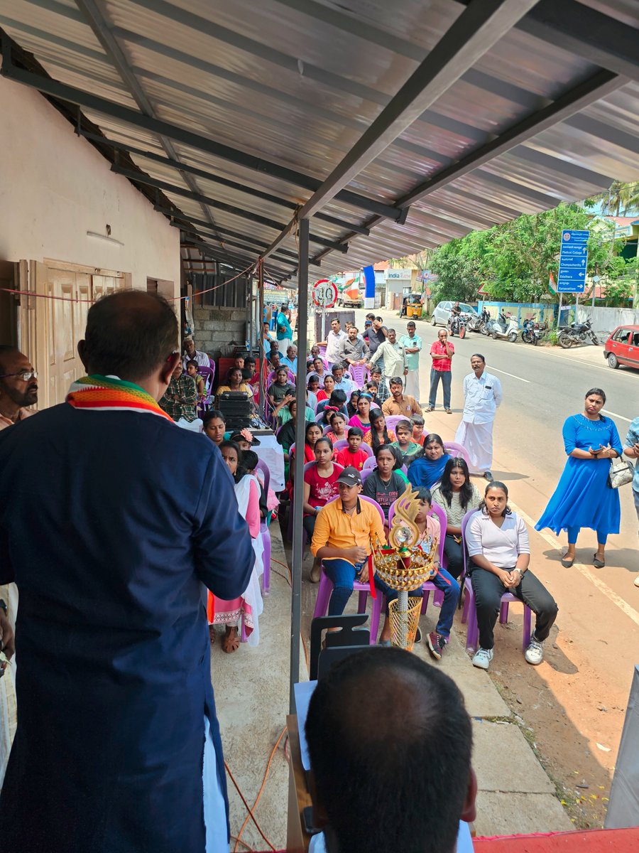 profcongtvm2's tweet photo. As part of #Patshaala initiative, education kits were distributed to 50 students in #Chenkottukonam area and 130 students in #Pattom_ward area.
@AipcKerala president @drsslal chaired the public meetings held in Chenkottukonam junction and Puthupally Lane.

#patshaala_3.0 https://t.co/Llh7fS12k9