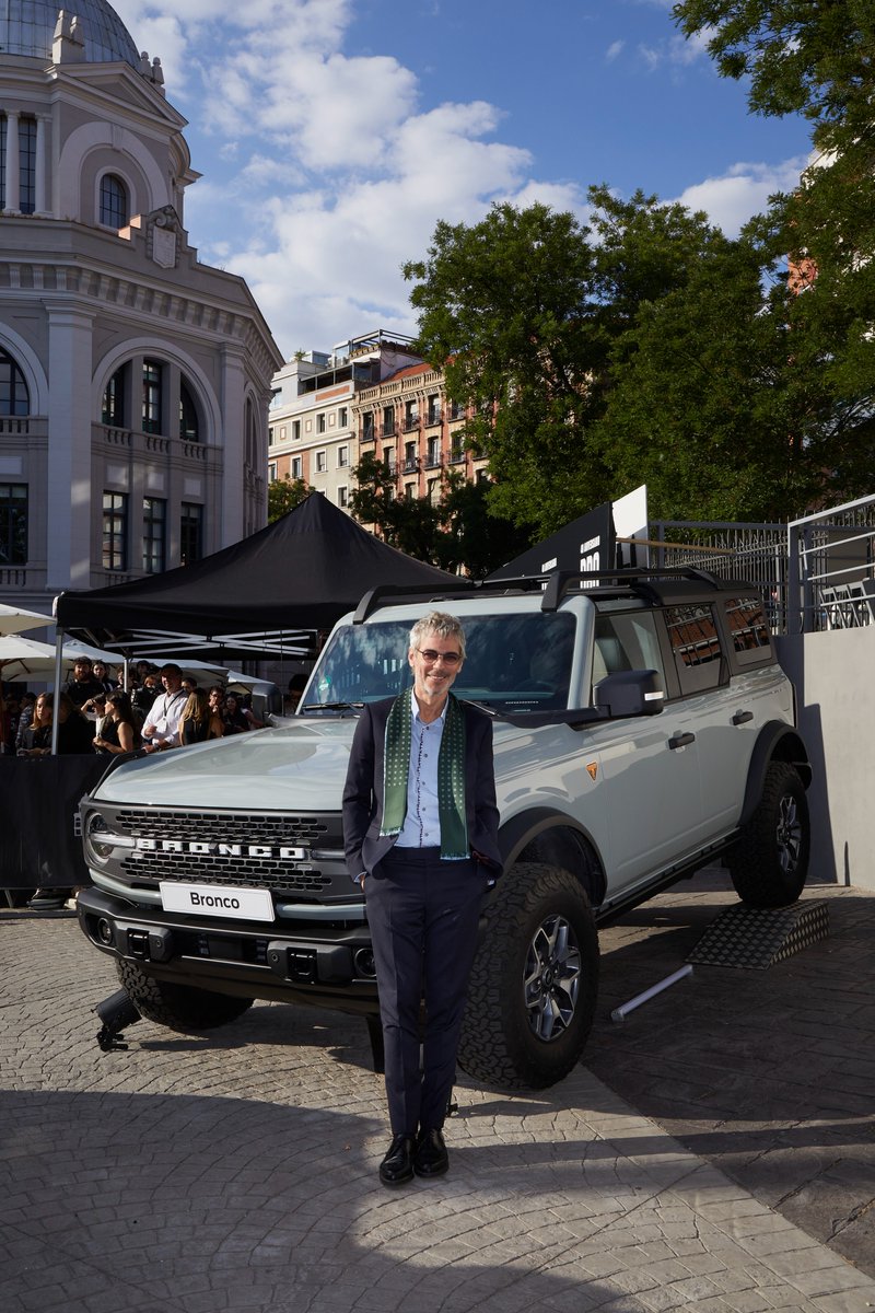 tomas_mcnulty's tweet image. Ariel Rot, Coque Malla, Loquillo, Andrés Calamaro, Carlos Tarque... fue una gozada poder presentar el nuevo #FordBronco en la fiesta 40 Aniversario de #DRO celebrada por @WarnerMusicES