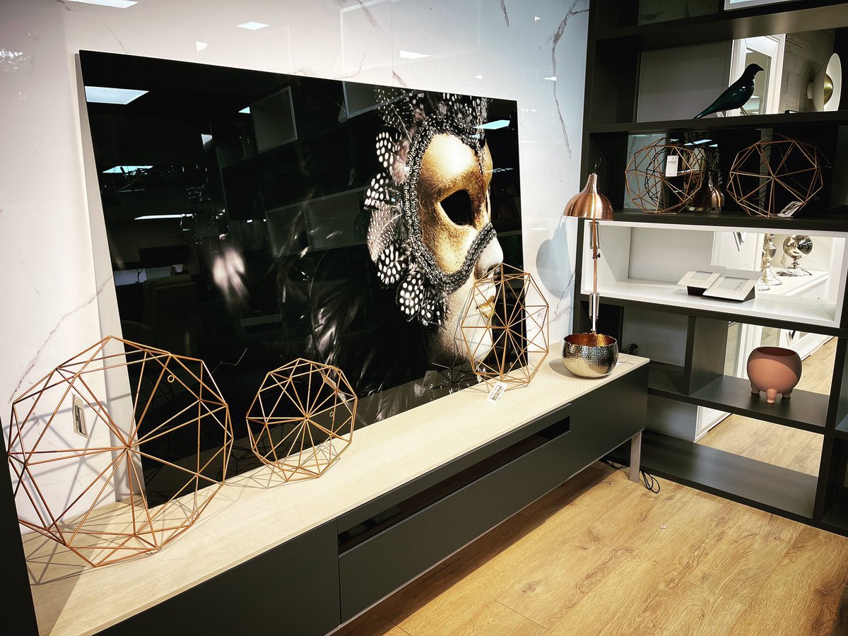 La decoración sugiere como somos en realidad. Quizá algo pragmáticos, sutiles, fáciles de entender, ¿o quizá escondemos algo? #decoraciondeinteriores #casa #hogar