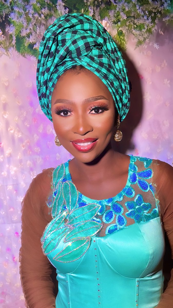 tiwablog247's tweet photo. Makeup and gele artist in Lagos 💯 

I’m available for all ur makeup bookings and ur referrals means a lot to Us
#makeupandgele #makeupartistinlagos #gelestylistinlagos #muainlagos https://t.co/IcokibmVbp