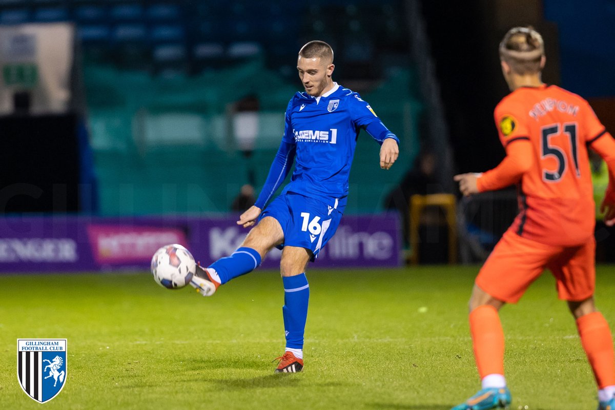 TheGillsFC's tweet image. 🎈 | Wishing @Domjefferies a happy 2⃣1⃣st birthday. 🎁