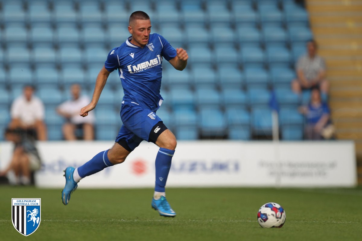 TheGillsFC's tweet image. 🎈 | Wishing @Domjefferies a happy 2⃣1⃣st birthday. 🎁