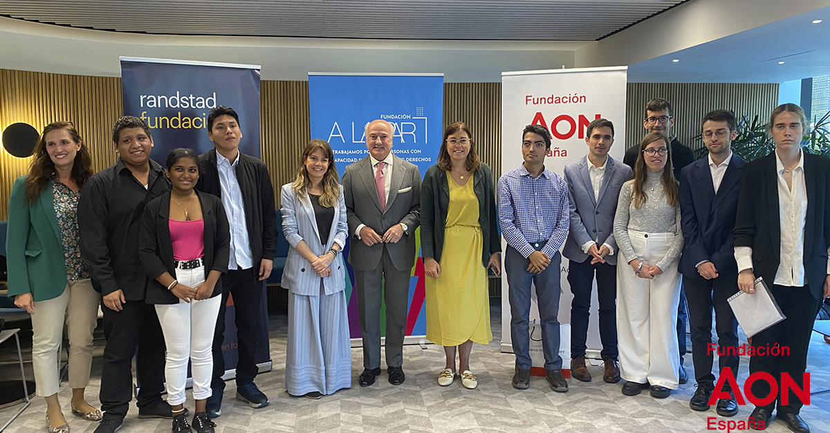 FundacionAON's tweet photo. Fundación Aon, @fundacionalapar y Fundación @Randstad_es promueven la integración laboral de jóvenes con discapacidad a través del V Speed Job Dating
#integraciónlaboral #acciónsocial
https://t.co/8tzs1QXuO9 https://t.co/ROotfSZ3QY
