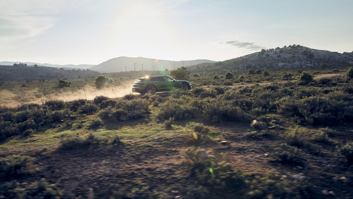 PenskeGuy's tweet photo. Environmental, Social and Governance – sustainable action has many facets. But what specific expectations do people around the world have of #Porsche in this regard? To get answers, Porsche is launching an online stakeholder survey today. More: … https://t.co/RomZBiCwKM