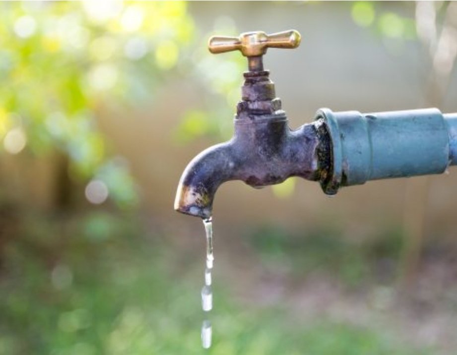 URXENTE‼️
Unha rotura na rede, obriga cortar o subministro de auga en Paredes, na zona da Estación