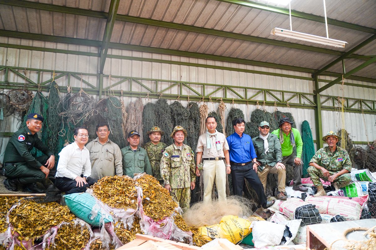 pheaktraneth's tweet photo. 6800 chainsaws confiscated during last 10 years in #Cardamoms’s protected areas, joint efforts between MoE, WA, Local communities to safeguard the big rainforest in SE. Law enforcement and local economic development are crucial to build a strong wall of protection. #Cambodia https://t.co/IlKL3h8gmB