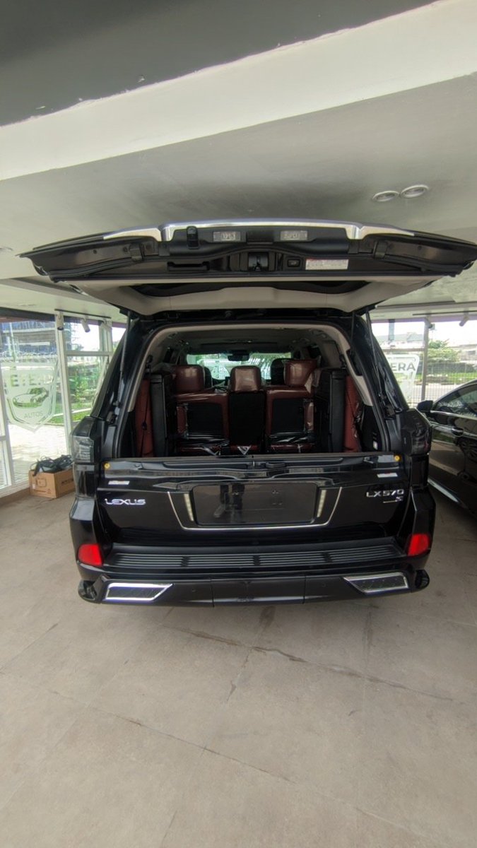 Teteraautos's tweet photo. Direct foreign used 2016 Lexus LX570 SuperSports edition with clean title.💯
First body paint 🎨
32k mileage
#teteraautos #zttw #worldpresident https://t.co/brQu4al2yk