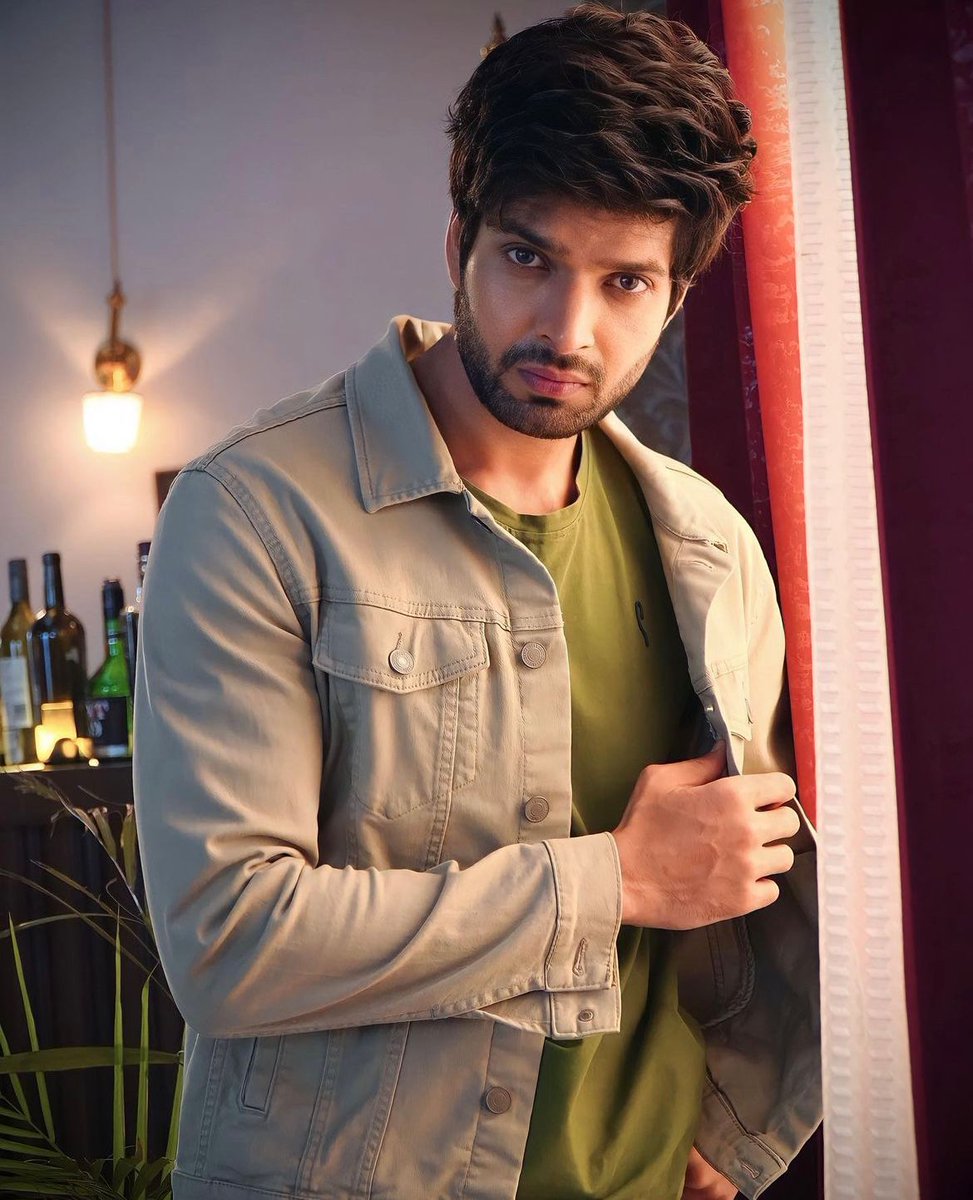 talkingbling's tweet photo. These pictures of Actor Hitesh Bharadwaj are definitely not worth missing!❤️‍🔥🤭
.
Don't forget to witness the new story on Colors TV at 7:00 p.m in Udaariyaan✨
.
.
.
#udaariyaan #tejo #ishamalviya #hiteshbharadwaj #harek  #sargummehta #dreamiyata #colorstv #talkingbling https://t.co/OfII0VPerZ