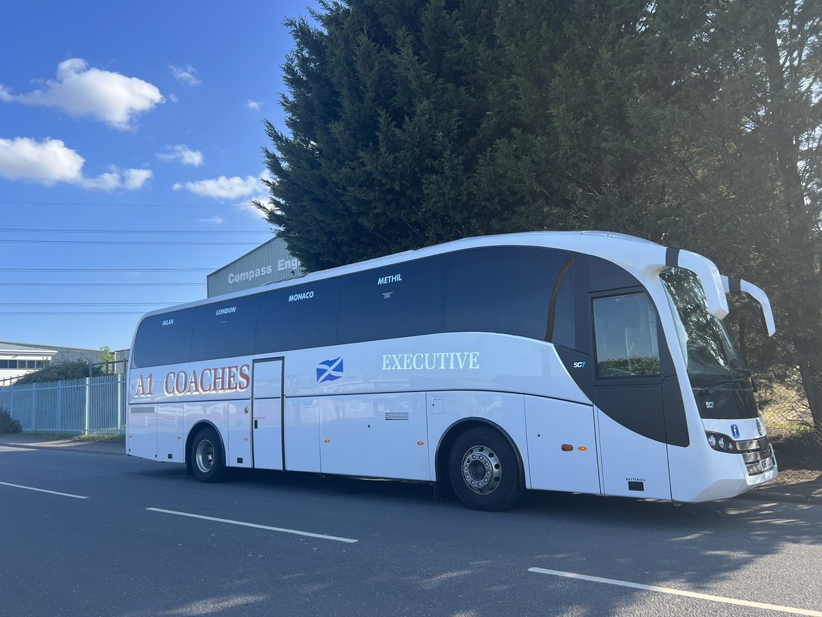 Rained down to Gretna and then Blue skies all the way to Manchester ☀️🚌✨ #coachhire #tours #travel #privatehire #buslife