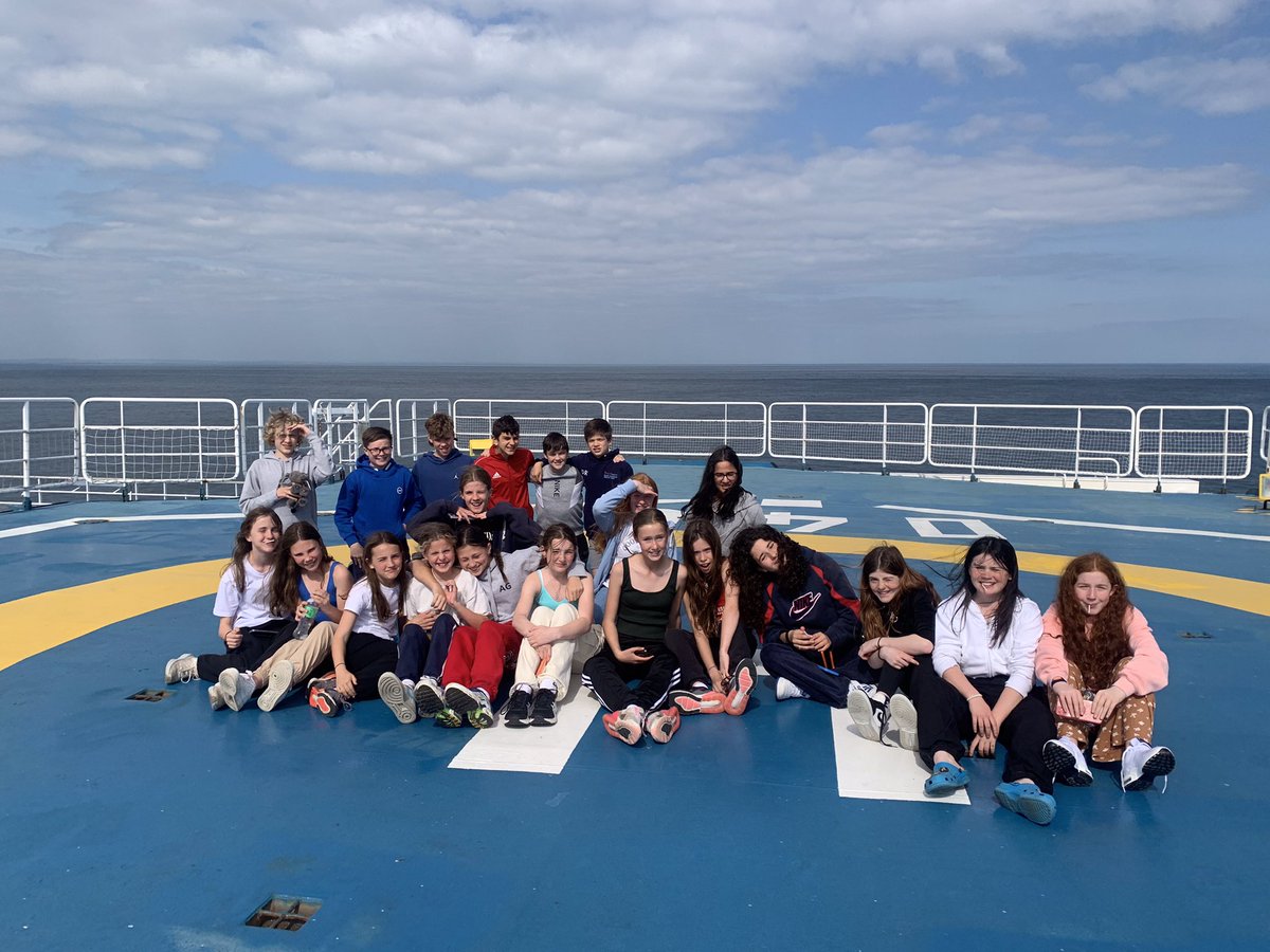 Top deck crew! We have arrived safely at the Chateau. 🇫🇷