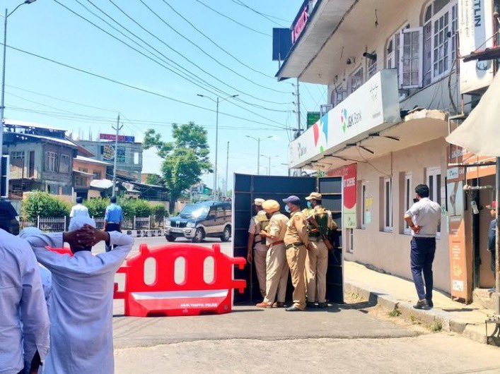 sufiiaatif's tweet photo. Sab changaa si😂🫡 #G20Summit #G20Kashmir https://t.co/XxUQ4RZcym
