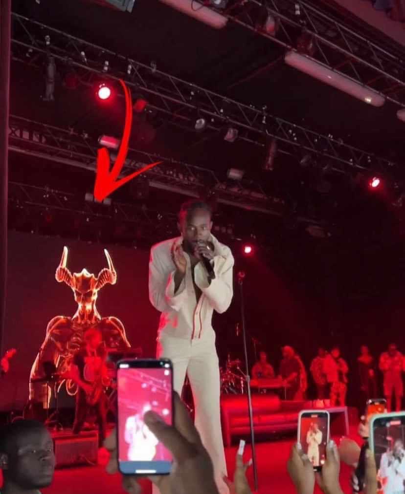 When @stonebwoy released the album cover for #5thDimension you were all saying it’s 666 because he covered one eye. Now Black Sherif has portrayed BAPHOMET behind him performing and because he’s your favorite nti you’re defending him.