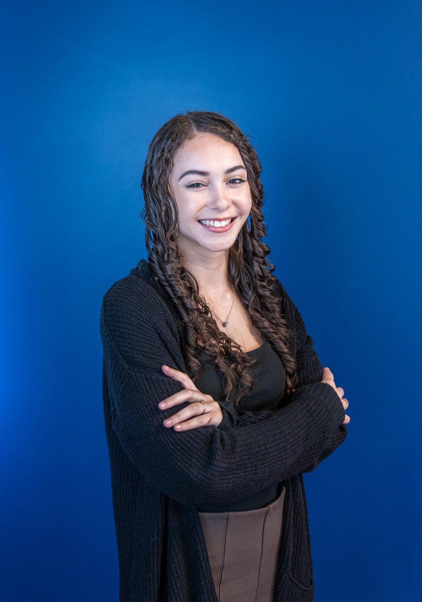 Flow_Design_'s tweet image. 🌟 Meet Sabrina, our talented intern and budding interior designer! ✨ Currently a sophomore at Endicott College, she's honing her skills in Interior Architecture. 🔥 Sabrina sought out Flow to delve deeper into the realms of design and architecture.