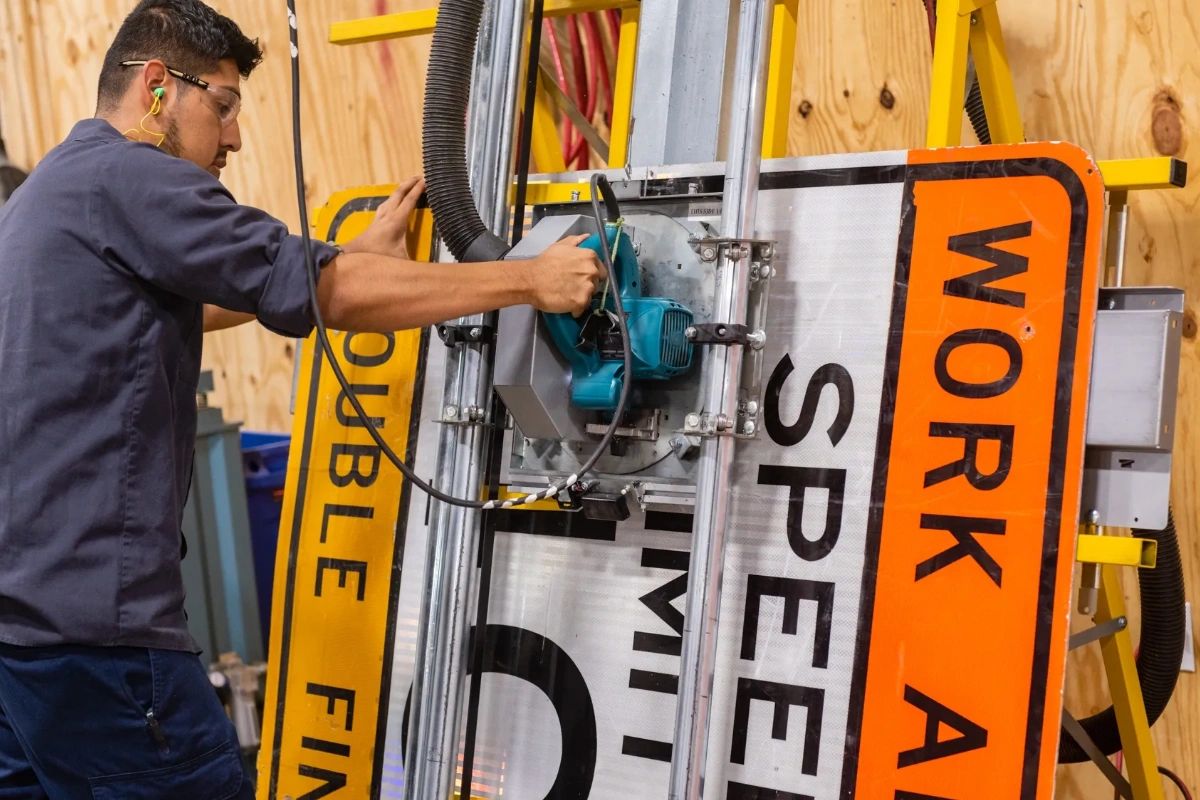 SafetySunrise's tweet photo. At Sunrise Safety Services, we’re passionate about keeping our community safe with proper traffic signage. You can always count on our team to provide you with expert advice and a perfect final product! #SunriseSafetyServices #TrafficControl #SafetyServices #traffic #signs https://t.co/IlqHk8PzjO