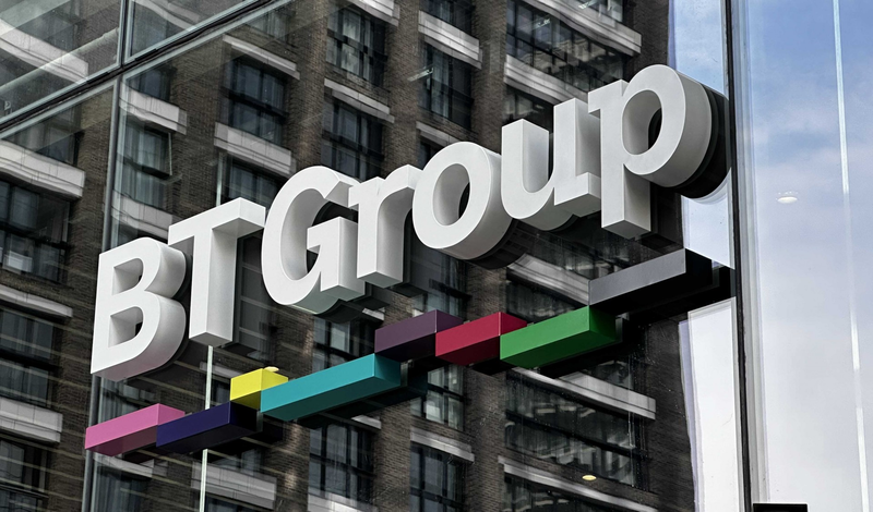 IT_Times_de's tweet photo. BT Group: Telekom-Rivale meldet negatives Umsatzwachstum und kündigt massiven Stellenabbau an #CarrierAccess https://t.co/fZdwvtZyDK https://t.co/ZlHwph1atW