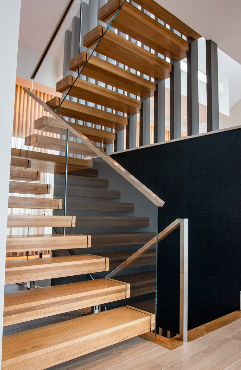 The Gormley Stair by Compass Ironworks is an Architectural Stair created with innovative engineering. hubs.li/Q01QxN630

#architecturalstairs #uniquestairs #floatingstairs #compassironworks #innovativeengineering #periodhomes #oldhousejournal #traditionalbuilding