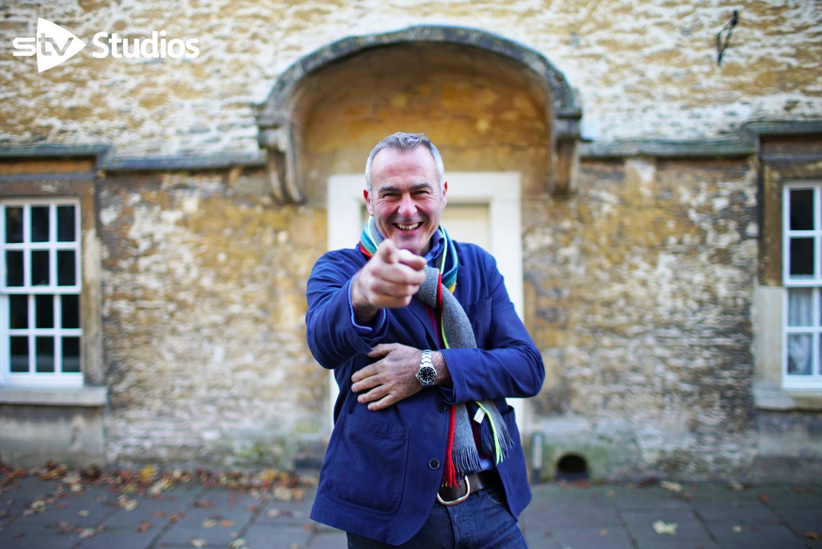 STVStudios's tweet image. Our brand new series "Paul Martin’s Antiques Showdown" starts today at 4PM on @channel5_tv!🎬
@paulm_presenter goes head-to-head with a rival antiques expert in a series of fun challenges to see who will make the most money at auction💰💰💰
👉Don't miss it!