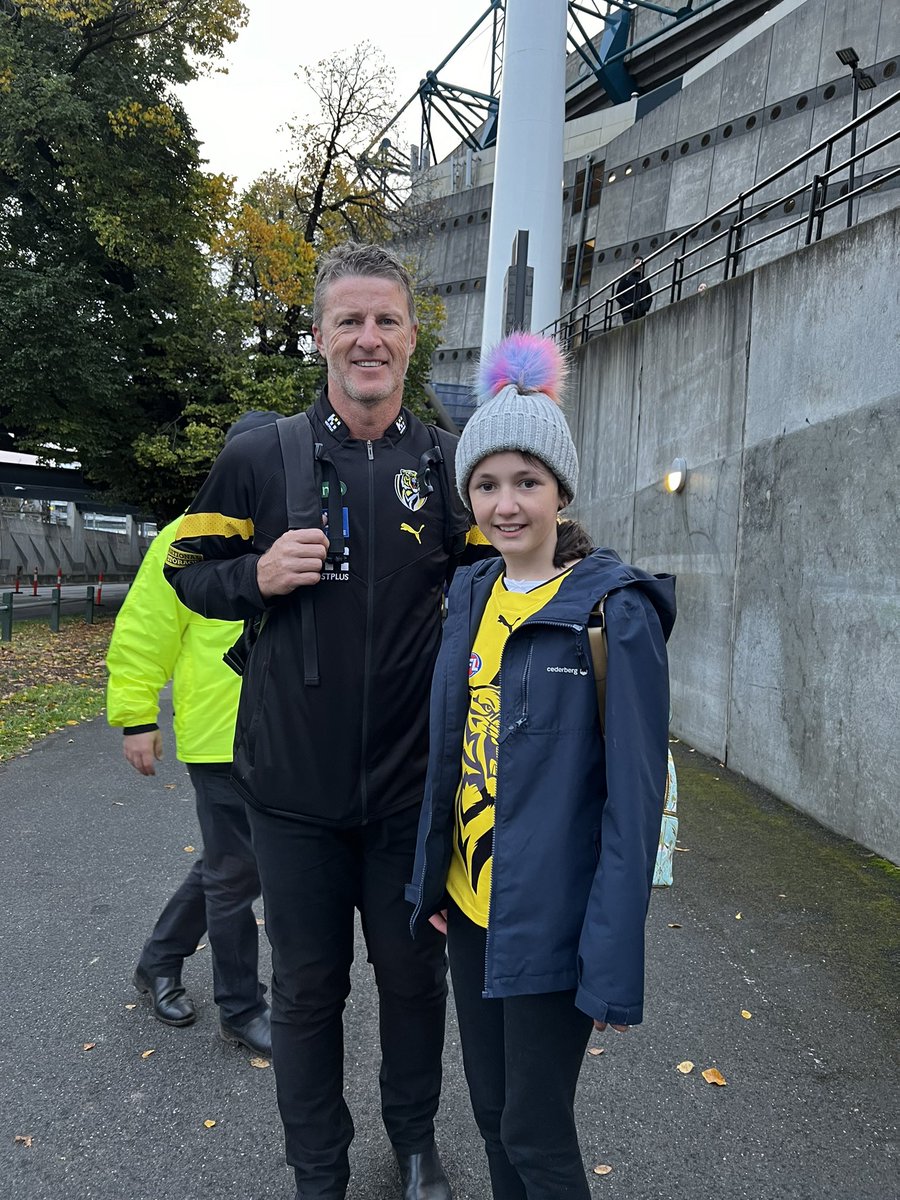 travoz's tweet photo. Thanks Dimma. Took this photo a couple of weeks ago and as always he was generous with his time and had a laugh with the kids.
All the best 
#GoTiges 🏆 🏆 🏆 https://t.co/uT5YGiiXSe