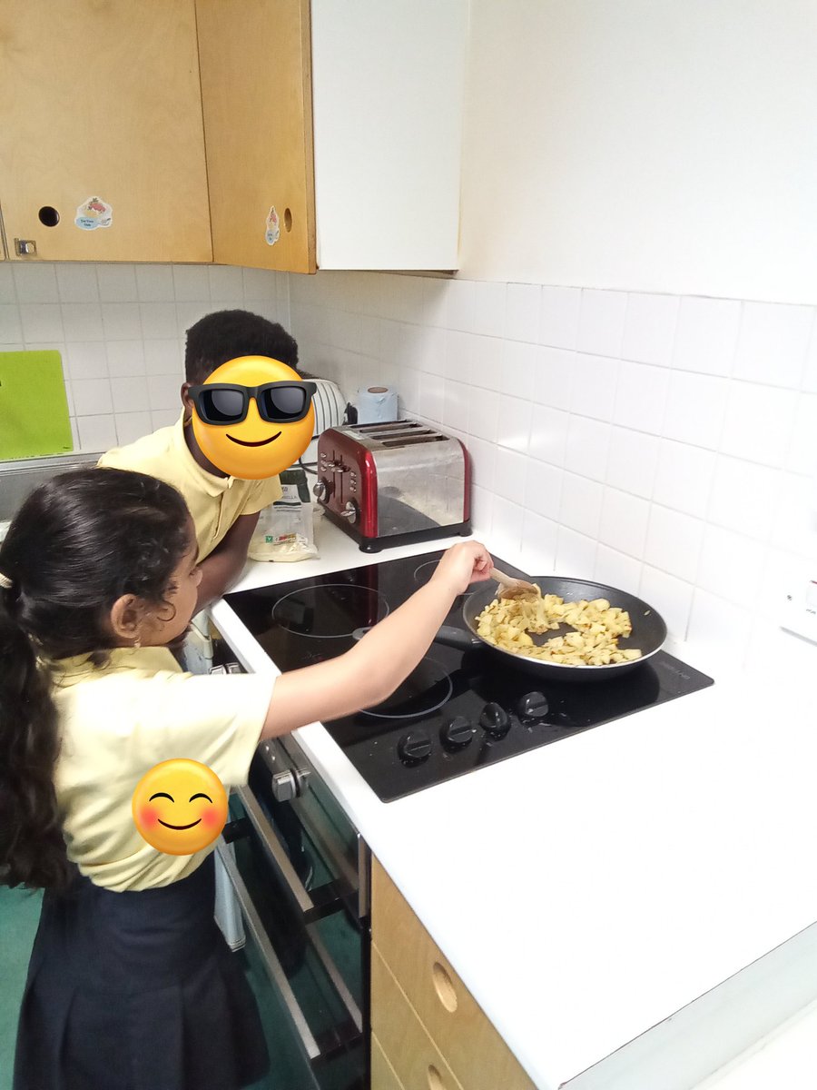 Laycock Primary & Provision for Deaf children tweet media