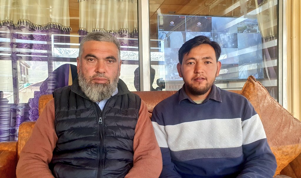 mohmmad_mussa's tweet photo. Interview with Dr.Niyaz Sheep Development Officer Khangral #Chiktan on Livestock
management ,prevention & control of disease in Animal & Generate employment for farmers and youth .
@airnewsalerts
Stay tune with @AIRkargil
Every Monday 9:00 PM .
Programme: "Khaqkhur" https://t.co/fNIFGI1rev