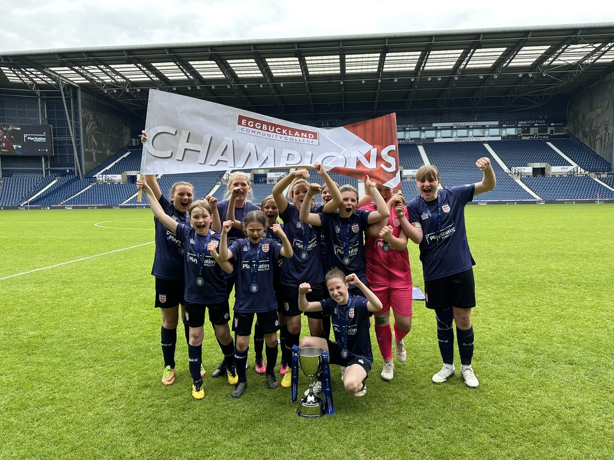 We only went and won the U12 National cup final!! We are so unbelievably proud of these girls. What a moment to remember ❤️ @SchoolsFootball #Nationalcupwinners
