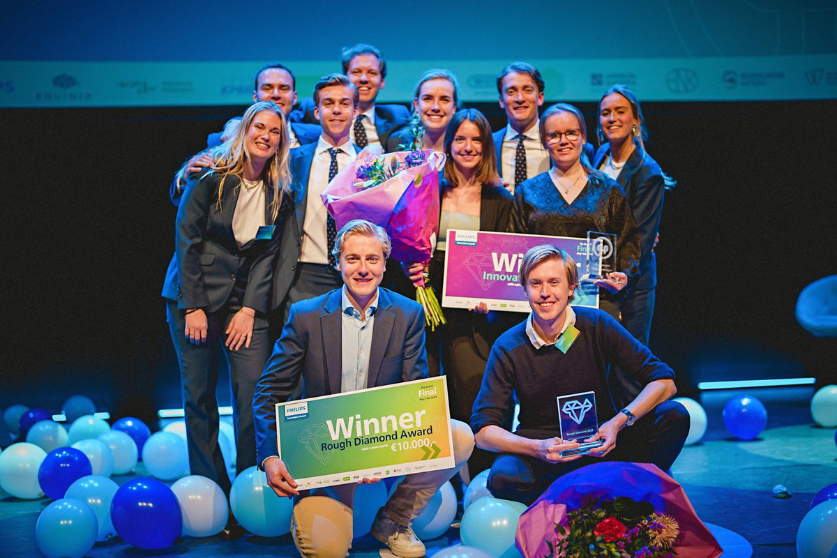 SparkOptimus's tweet image. Excitement was in the air last week at Grand Final of the 2023 #PHIA 🎉💡🏆

It was great to see the finalists pitching their innovations! This year we saw start-ups use disruptive thinking to make the world more sustainable, healthcare more accessible &amp;amp; space travel less toxic.