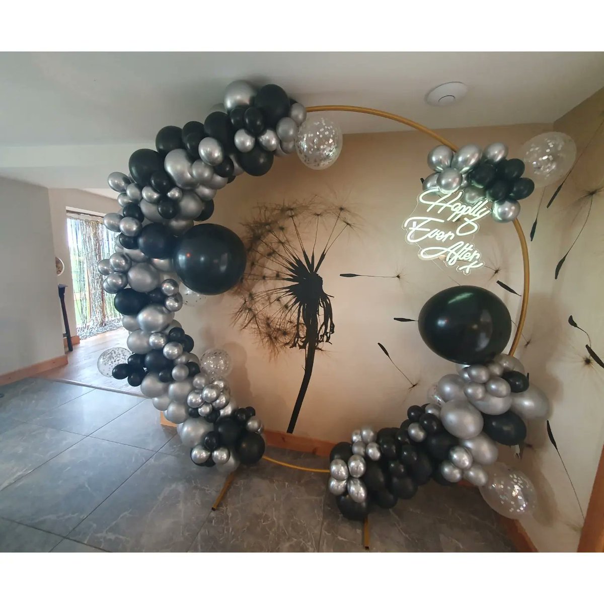 #balloondecor #balloons #balloonart #balloondecoration #ballooncircle #henpartyideas #henpartyplanning #henpartyballoons #henpartyaccessories #partytime #partyhouse #huddersfield #delivery #balloonstylist #happyeverafter #partyplanner #partyplanning #balloonpeople #piazza