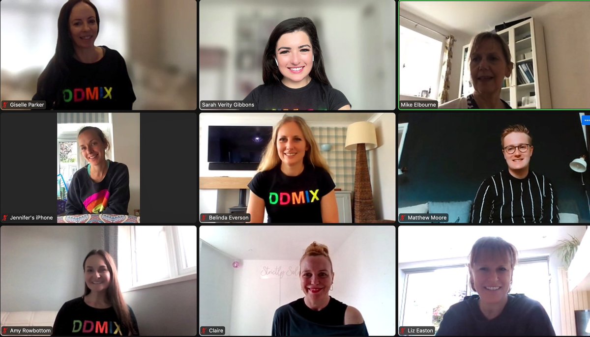 What a lovely way to start the week with a catch up with our amazing DDMIX Instructors! Team work makes the dream work! 👯‍♀️🕺😃
 
#dreamteam #ddmix #danceinstructors #dancefitness #diversedancemix #darceybussell #exercisetomusicinstructors #danceteachers #fitnessinstructors