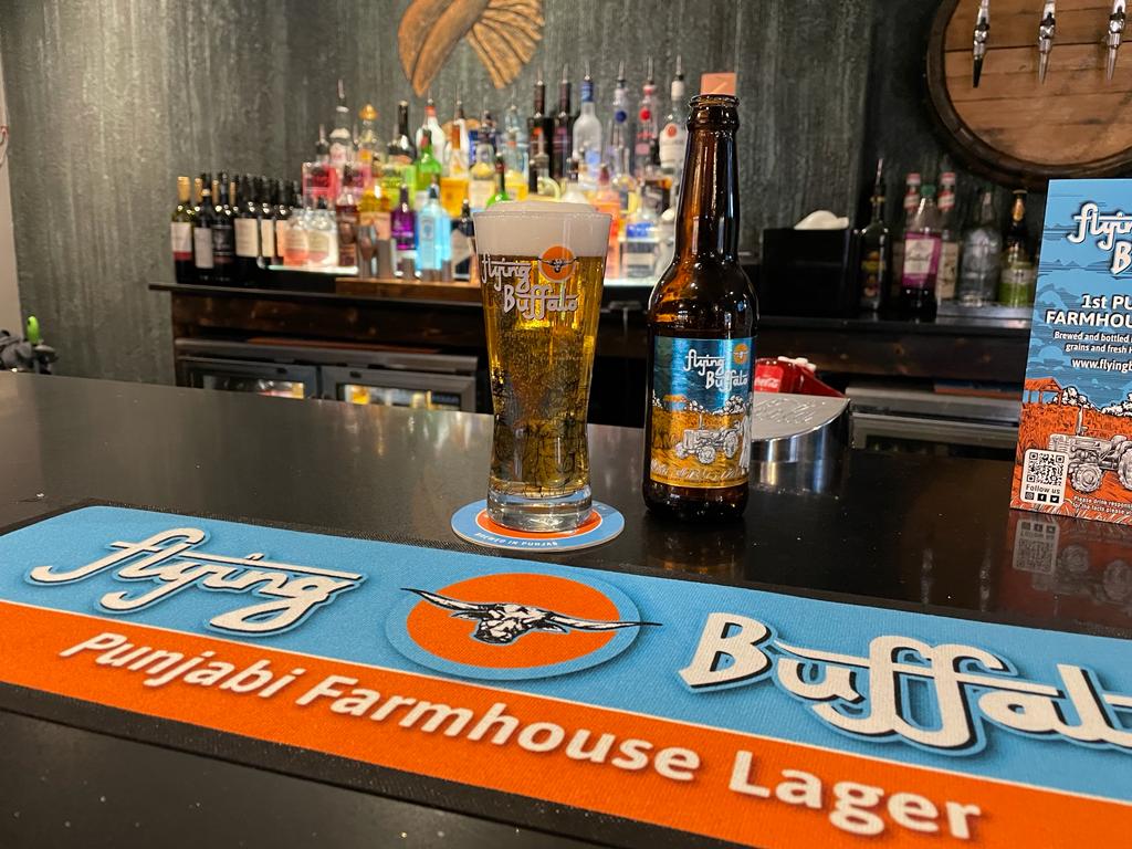 FlyingBuffaloUK's tweet photo. Mondays are better when you think of them as ‘Almost Friday’! 🍻
Specially created to pair as a perfect companion to any cuisine or as a refreshing, easy-drinking lager on its own.
Shop here 👉 https://t.co/fepQWwPPOa
📷@da_veeru
#Beer #Lager #FlyingBuffalo https://t.co/S9czMjpvvi