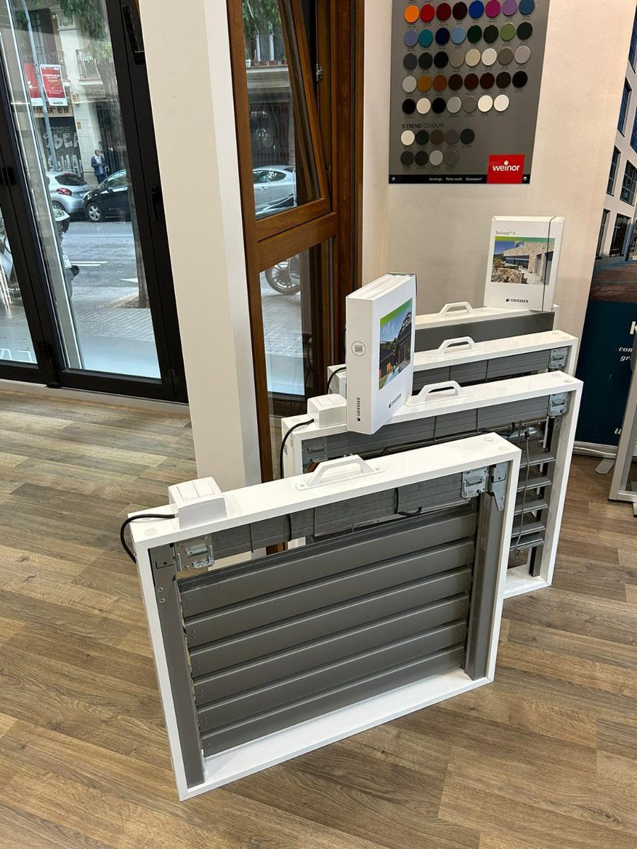 GriesserIB's tweet photo. El equipo comercial de Griesser hemos tenido la oportunidad de ver en directo el #showroom de #VentanasDirect en Bcn. Un espacio perfecto para ver y tocar todas nuestras soluciones en #controlsolar y lo mejor de todo, te asesoran grandes profesionales. 
📍C/ Córcega, 474, Bcn. https://t.co/dmjNvR5rYZ
