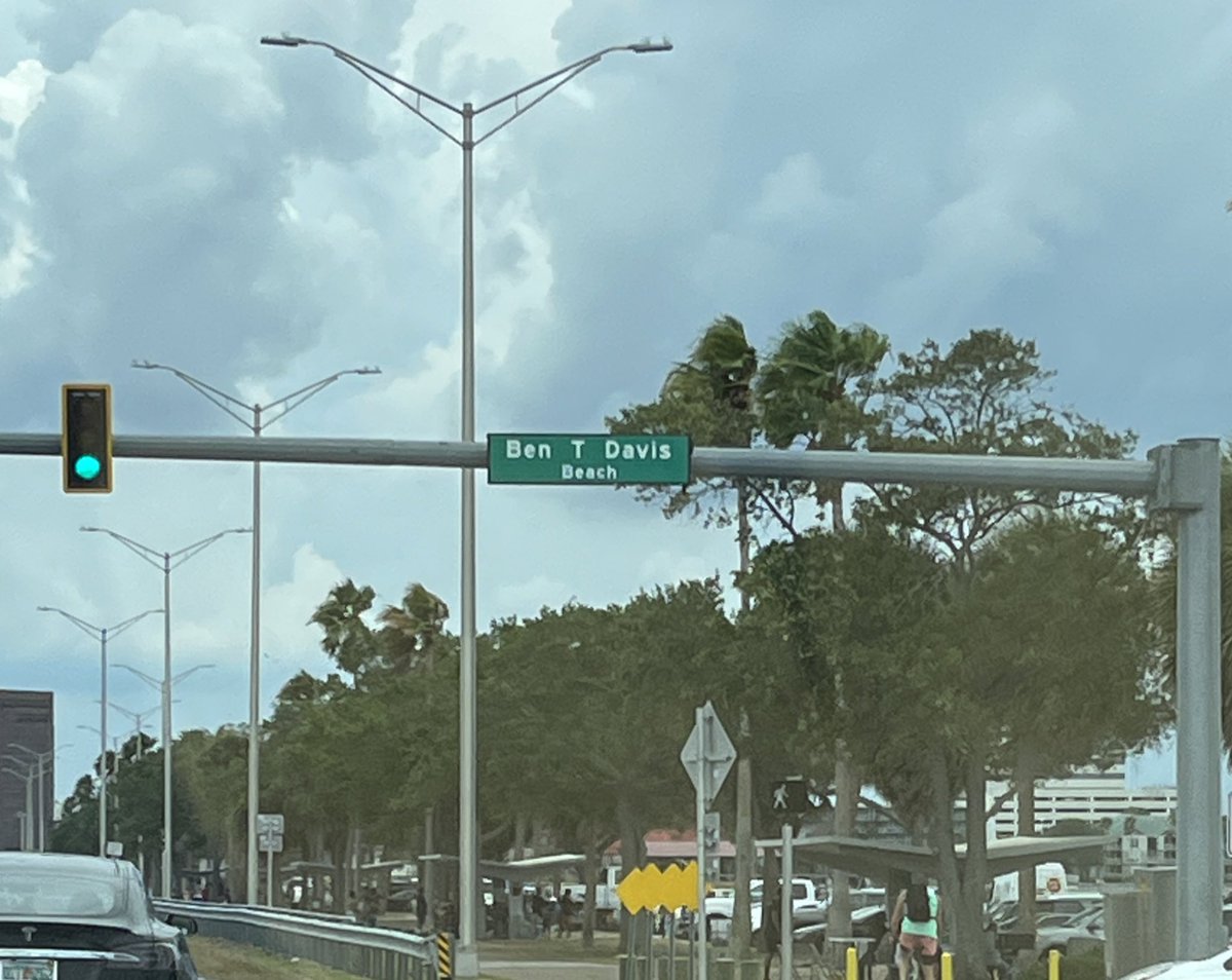 Jon_Shepherd7's tweet photo. Hey, @bendavisnbcs , I was in Tampa yesterday and drove by your beach! Didn’t have time to stop. Maybe next time. https://t.co/zhQyiuXMmM